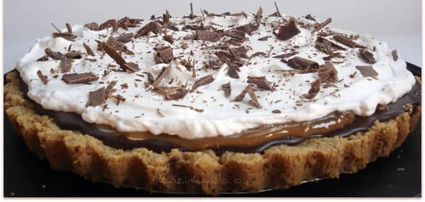 TARTE DE BANANA COM CREME DE CHOCOLATE E CHANTILLY Torta-de-Banana-com-Creme-de-Chocolate-1