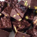 DOCE DE CHOCOLATE COM FRUTAS SECAS