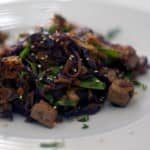 Salteado de tofu, couve roxa e ervilhas tortas 6c89e46848