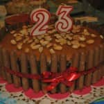 Bolo de chocolate com cobertura de manteiga de amendoim e ganache de chocolate preto 6de3b26321