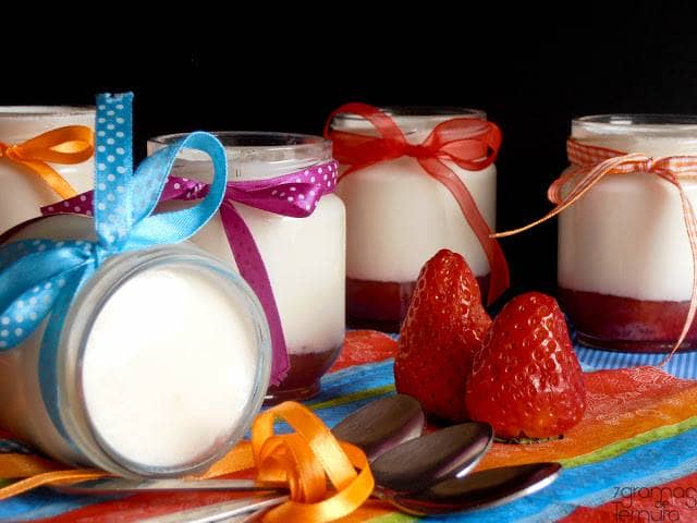 Iogurtes com Pedaços de Morango