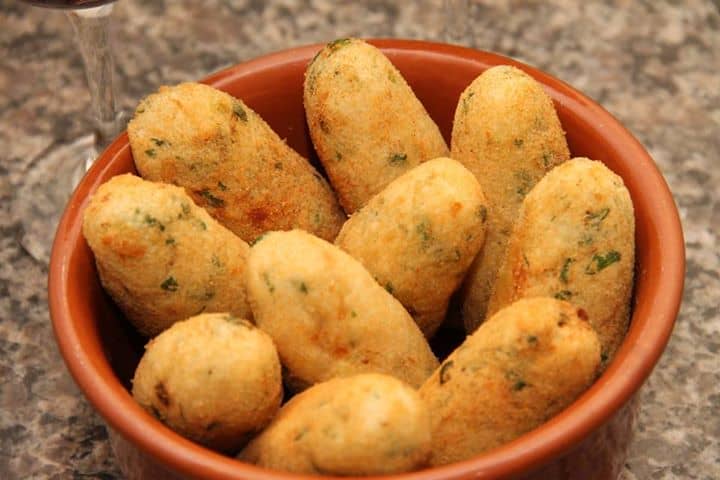 Bolinho de bacalhau e mandioca