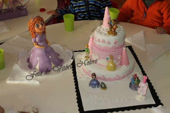 BOLO DE ANIVERSÁRIO