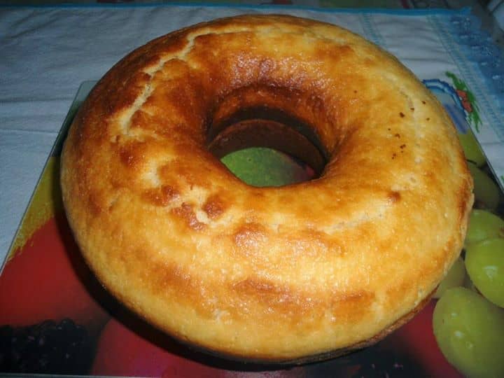 Bolo de nata com raspa de limão