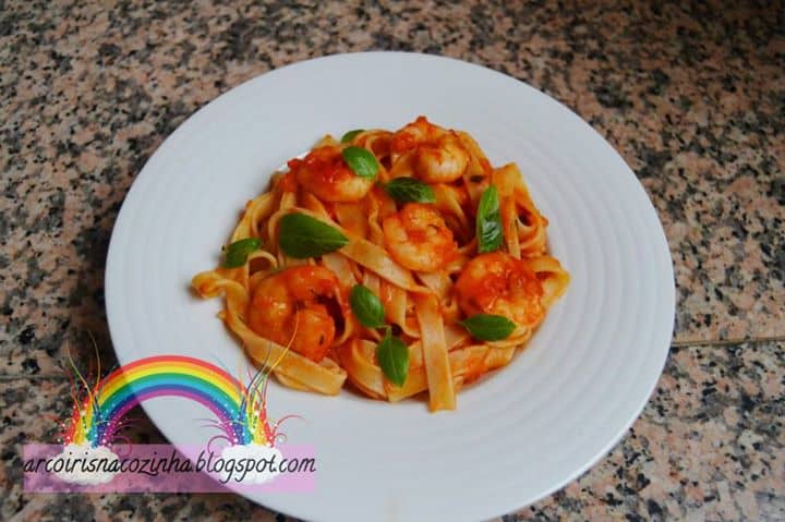 tagliatelle de camarão