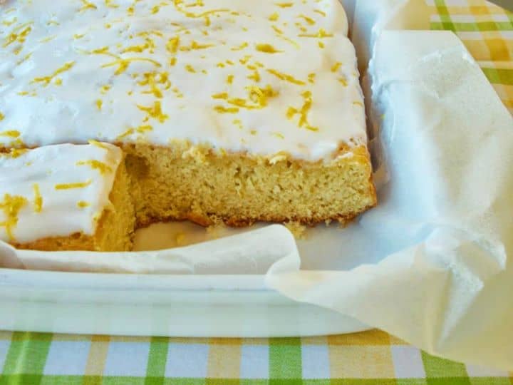 Bolo De Limão Com Cobertura De Glacé Real