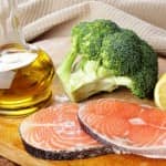 Para quem sofre de colesterol alto, a alimentação também pode ajudar a baixar os seus níveis. 5d95221424