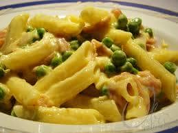 Macarrão com molho de ervilhas