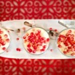 Mousse de chocolate branco e romã