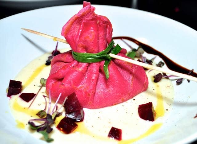 Trouxinha de Beterraba com recheio cremoso de Bacalhau