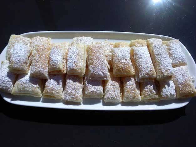 Folhados com Doce de Ovos e Amêndoa