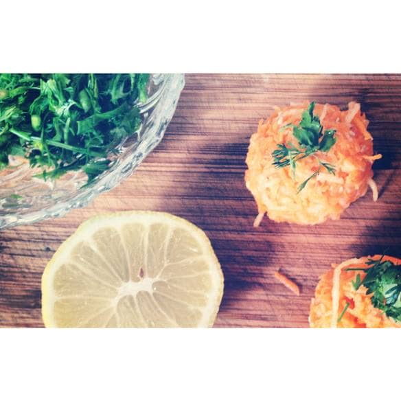 Bolinhas de Cenoura e Maçã com Sésamo