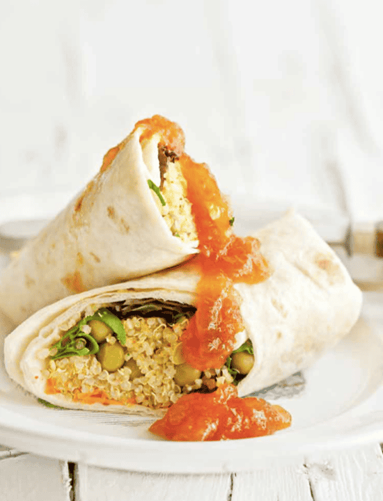 Wraps de Quinoa com salada de cenoura e abacate