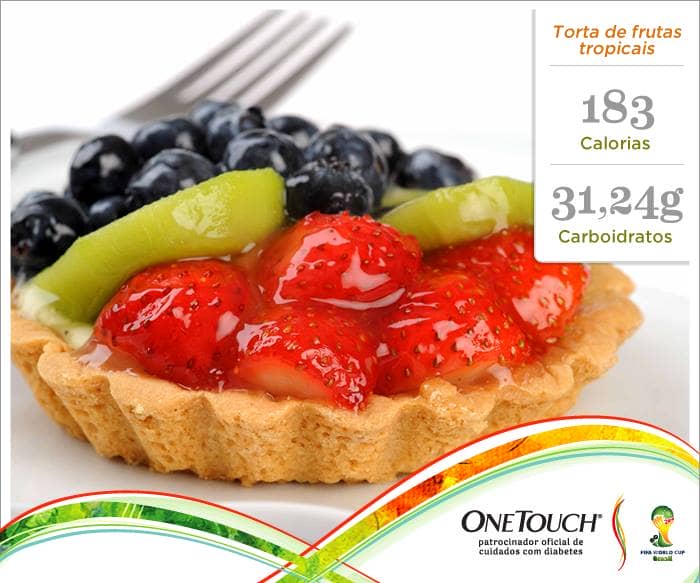 Torta de frutas tropicais