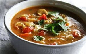 Sopa Indiana de Batata e Ervilhas
