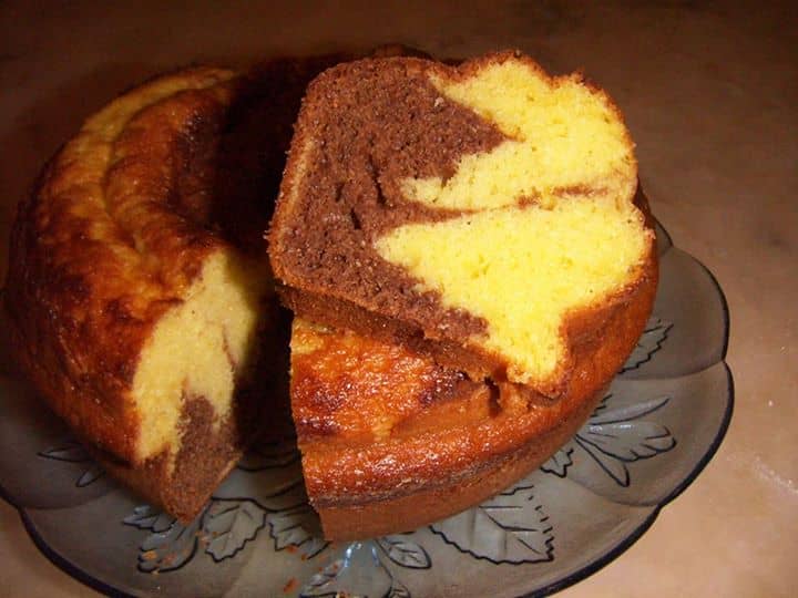 Bolo de iogurte marmoreado