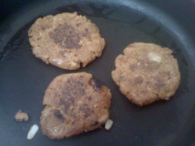 Hambúrguer de soja com tomate seco (vegana)