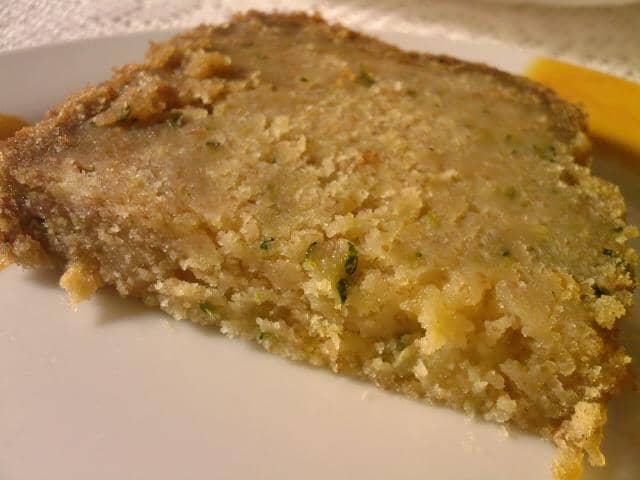 Bolo de curgete com limão e canela