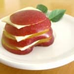 Fácil de fazer! Fatias de Maçã com Queijo Fácil de fazer! Fatias de Maçã com Queijo