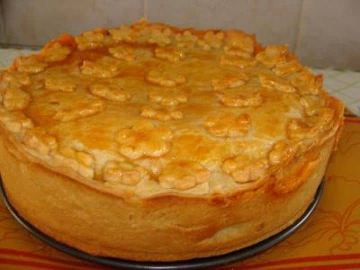 Empadão com creme de camarão e mussarela