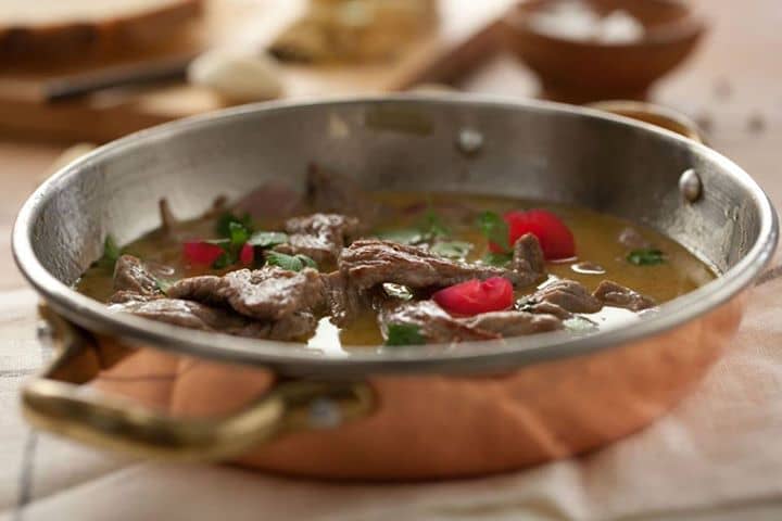 Experimente: Pica-pau com pickles de cerejas