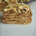 Bolo de bolacha com coco e chocolate