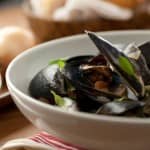 Mexilhões e Vinho do Porto…Duas deliciosas especialidades juntaram-se num prato de fazer água na boca.