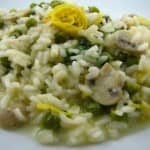 Risotto de ervilhas, cogumelos, manjericão e limão