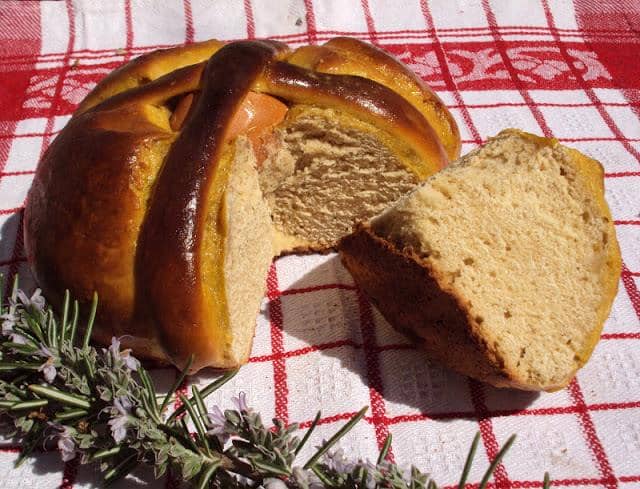 Folar de Erva-Doce e Canela