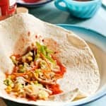 Wrap de frango com molho picante doce