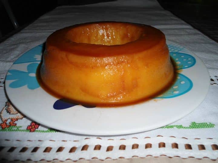 Pudim de pão com leite condensado