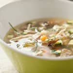 Uma receita gourmet. Canja de Galinha com Estrelinhas e Perfume de Manjericão! Uma receita gourmet. Canja de Galinha com Estrelinhas e Perfume de Manjericão!