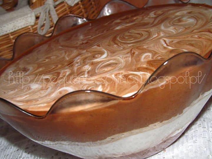 Mousse de Chocolate com Natas e Bolacha