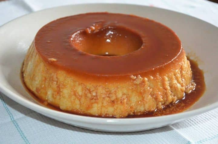 Pudim de pão e amêndoa