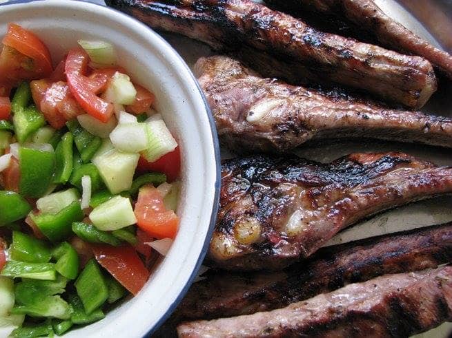 Entrecosto grelhado com marinada de mel e limão