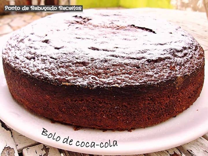 Bolo de cola cola