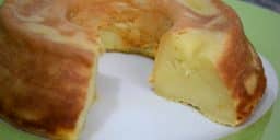 Bolo mole com leite condensado