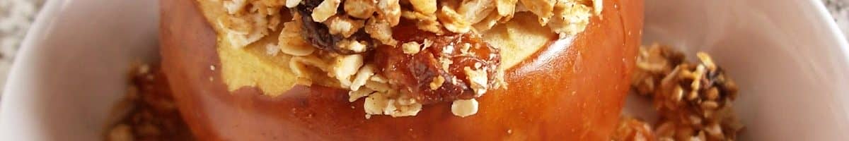 MAÇÃ ASSADA COM AVEIA