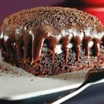 Bolo de Chocolate com Recheio Cremoso de Coco