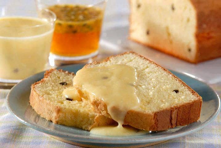 Bolo de Coco com Maracujá