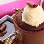 Bolo de Caneca com Sorvete Bolo de Caneca com Sorvete