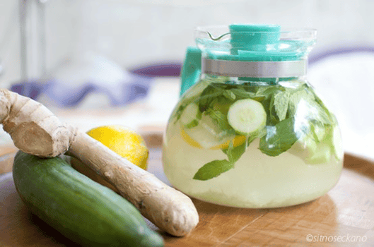 Água de limão, pepino e gengibre reduz peso e barriga em poucos dias