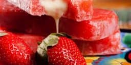 Paleta Mexicana de morango com creme